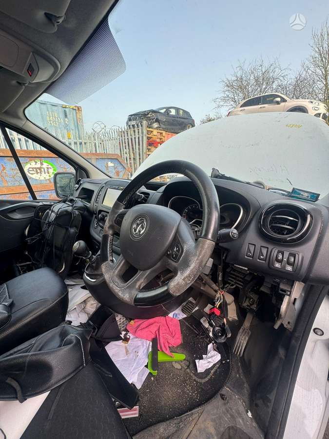 Opel Vivaro, preču