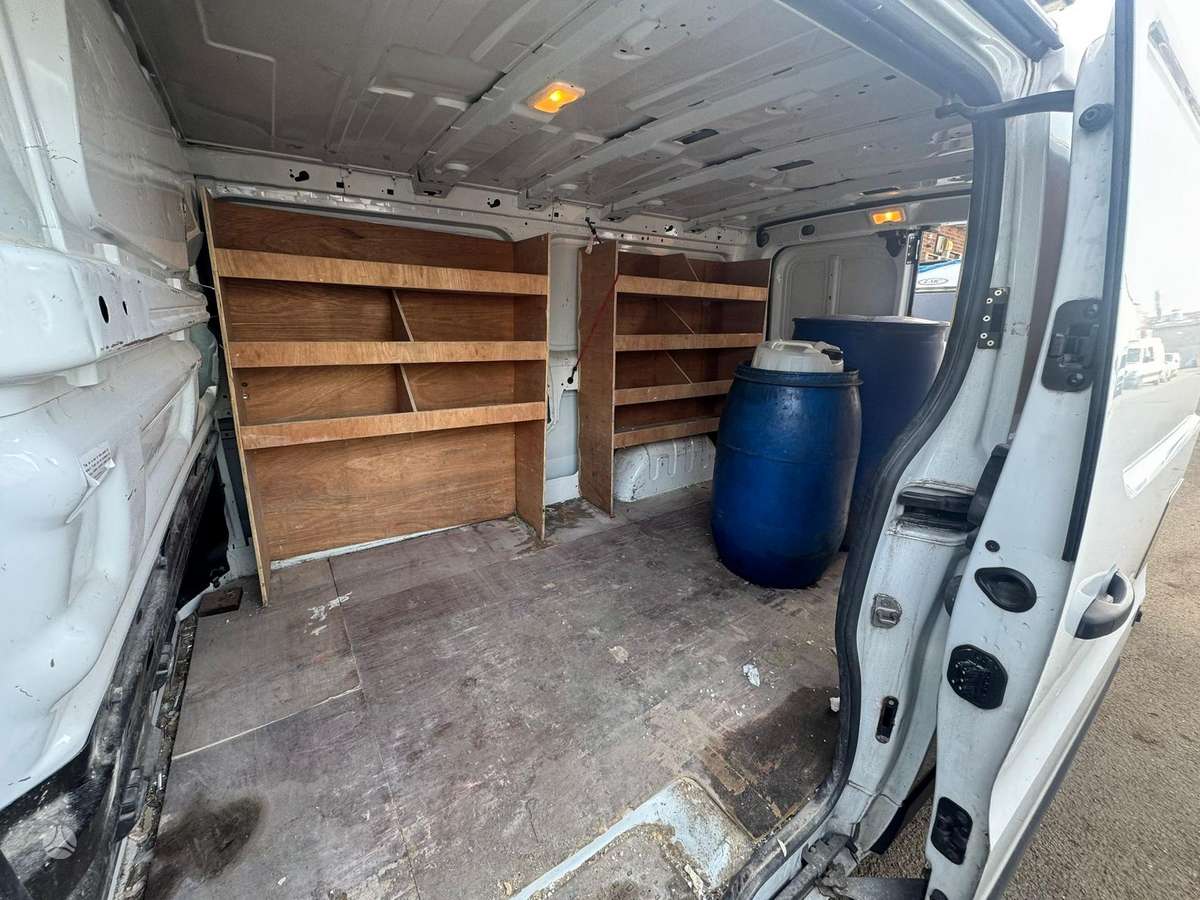 Opel Vivaro, грузовые микроавтобусы