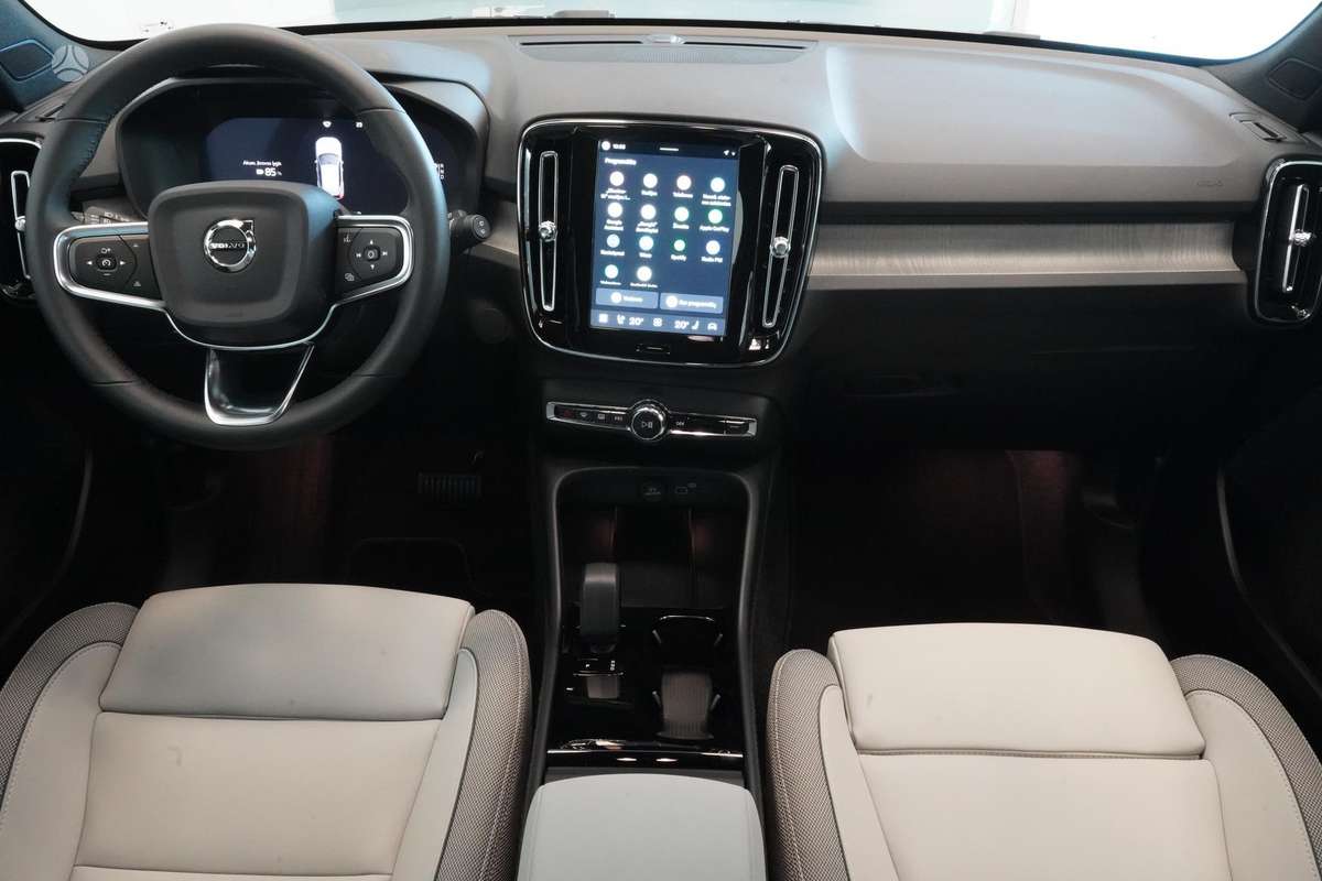 Volvo EX40 - 9