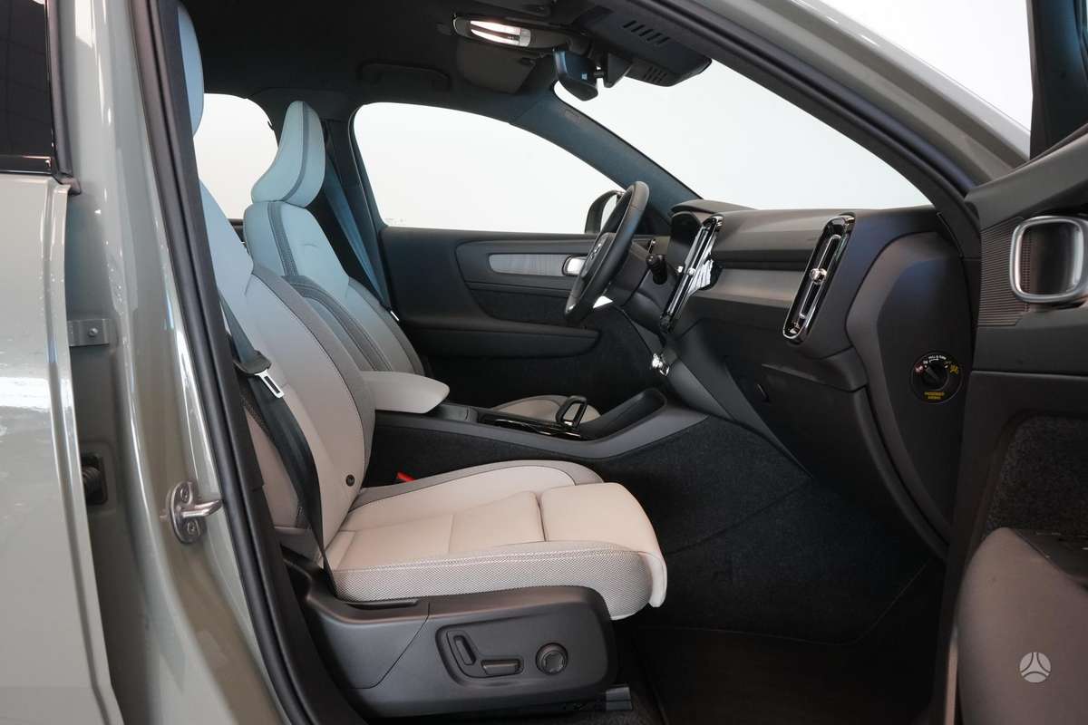 Volvo EX40 - 10