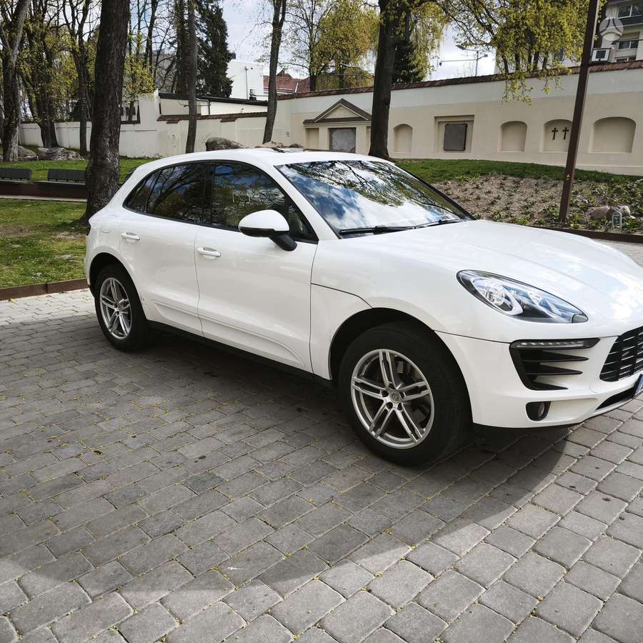 Porsche Macan, 2.0 l., off-road / crossover