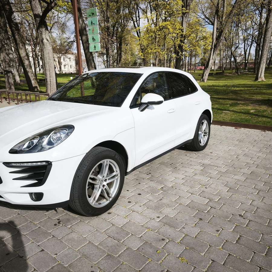 Porsche Macan, 2.0 l., off-road / crossover