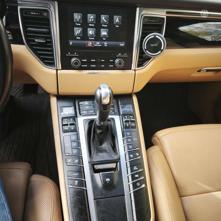 Porsche Macan, 2.0 l., off-road / crossover