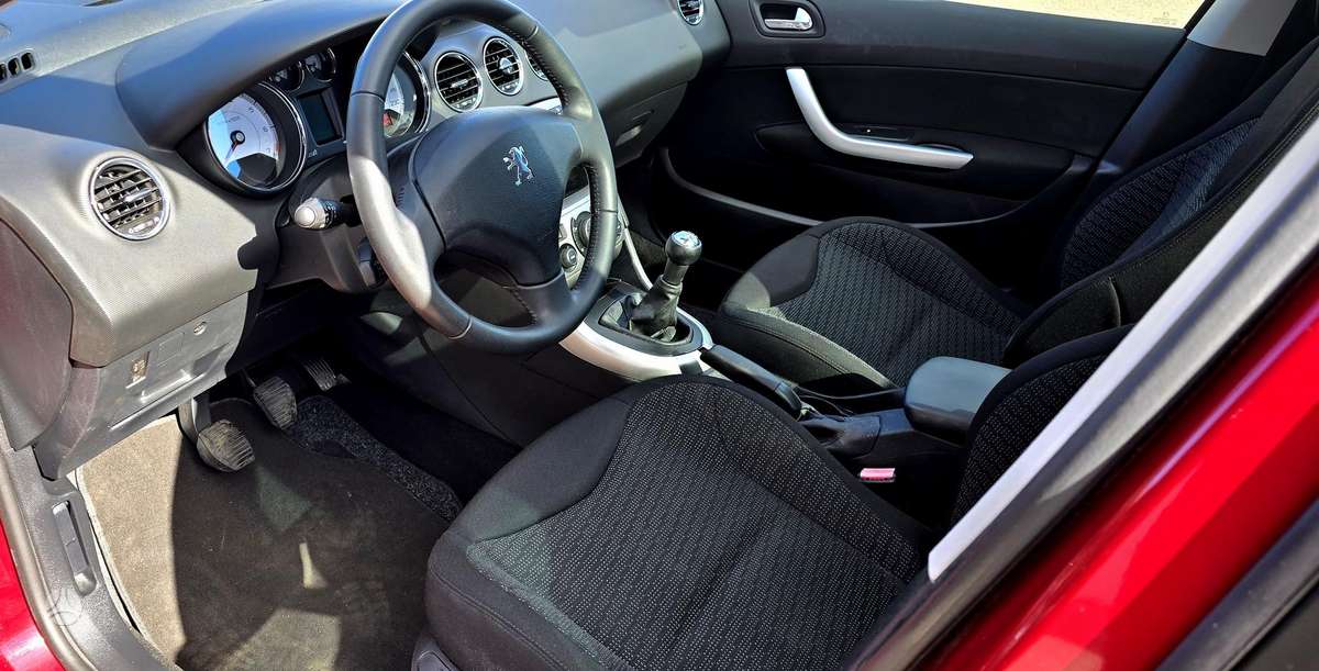 Peugeot 308 - 8