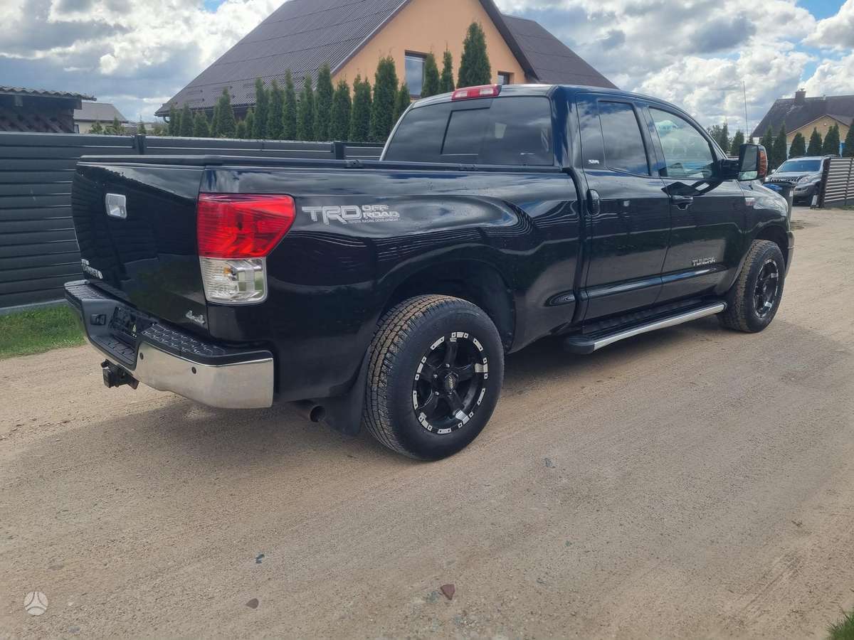 Toyota Tundra - 4