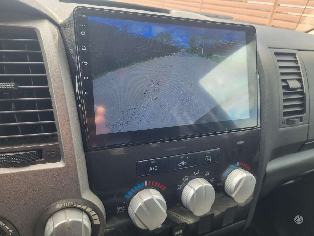 Toyota Tundra - 10