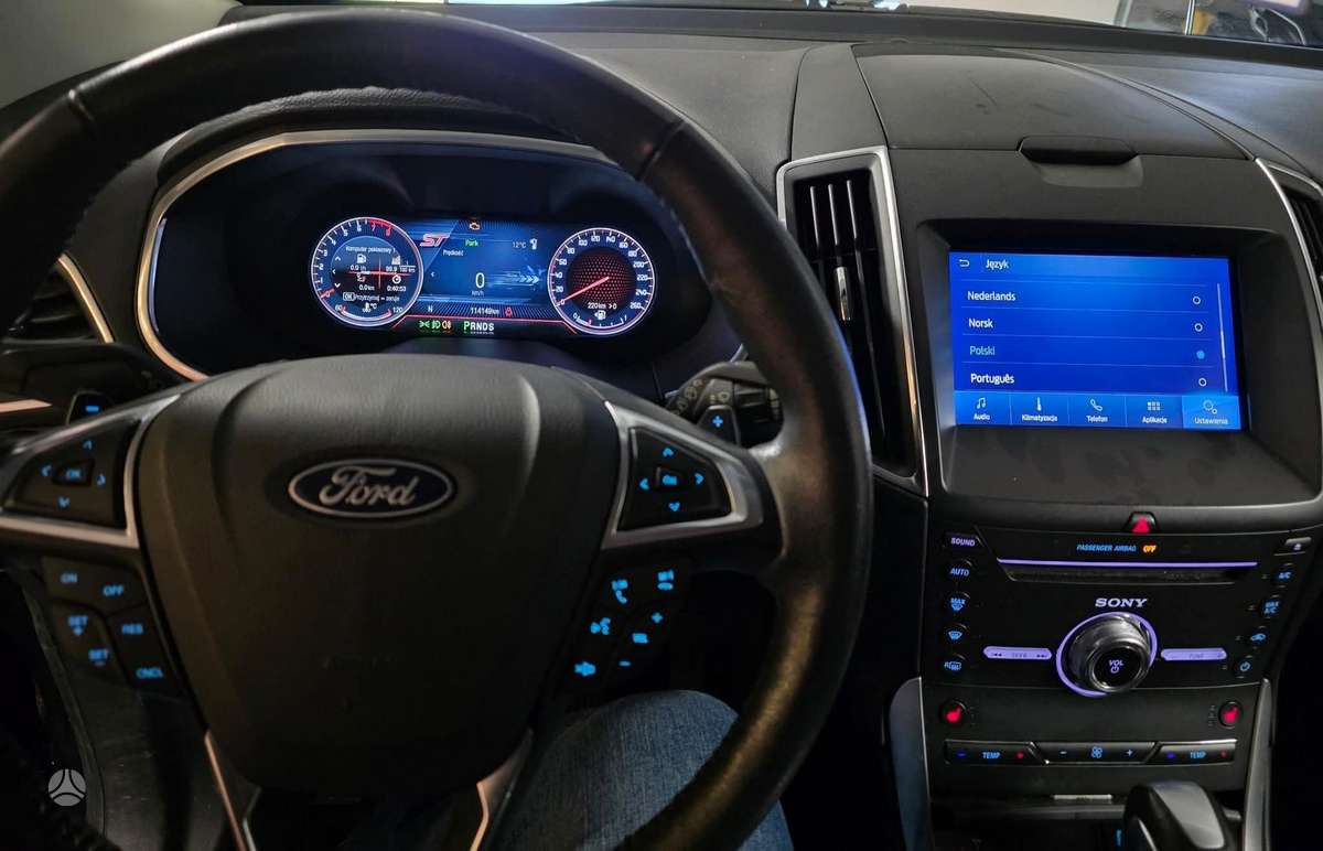 Ford Edge instrument panel