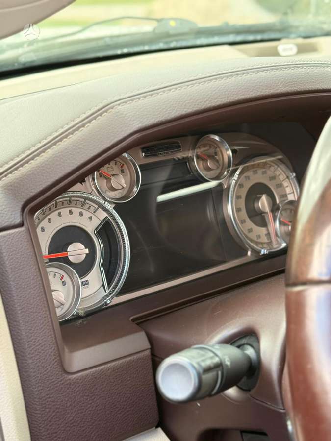 Dodge Ram, 5.7 l., off-road / crossover