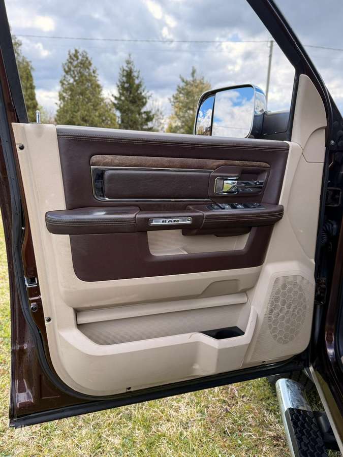 Dodge Ram, 5.7 l., off-road / crossover
