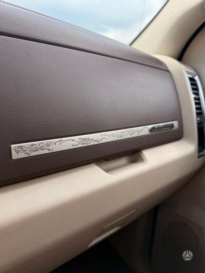 Dodge Ram, 5.7 l., off-road / crossover