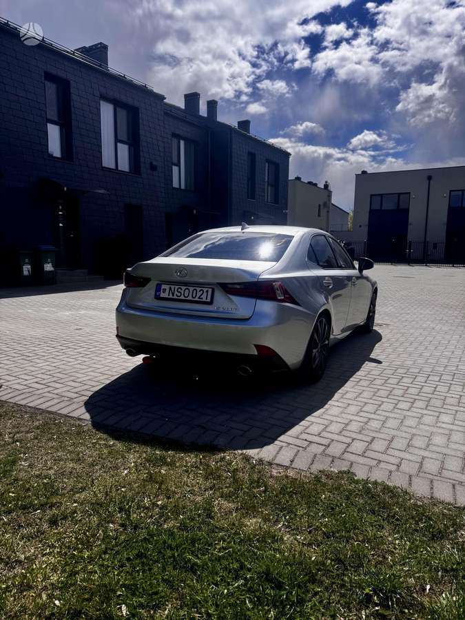Lexus IS 200, 2.0 l., Седан