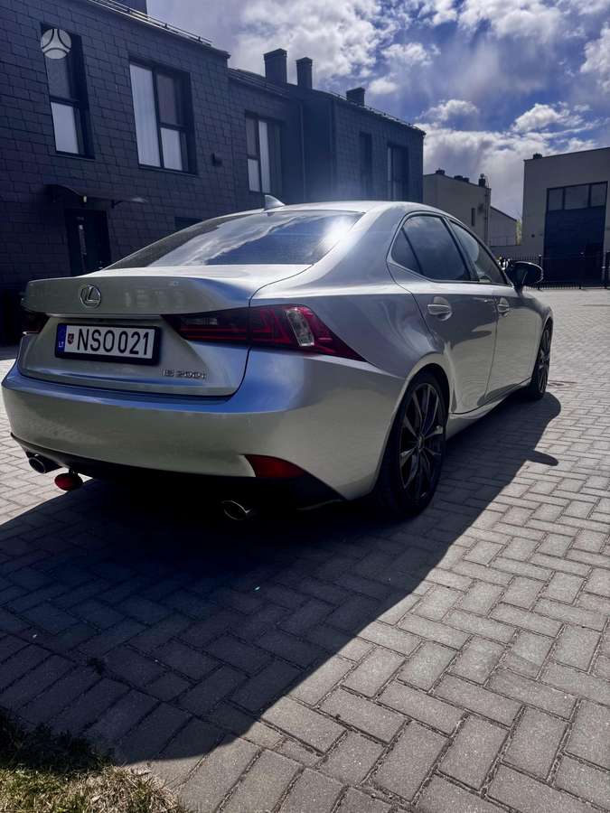 Lexus IS 200, 2.0 l., Седан