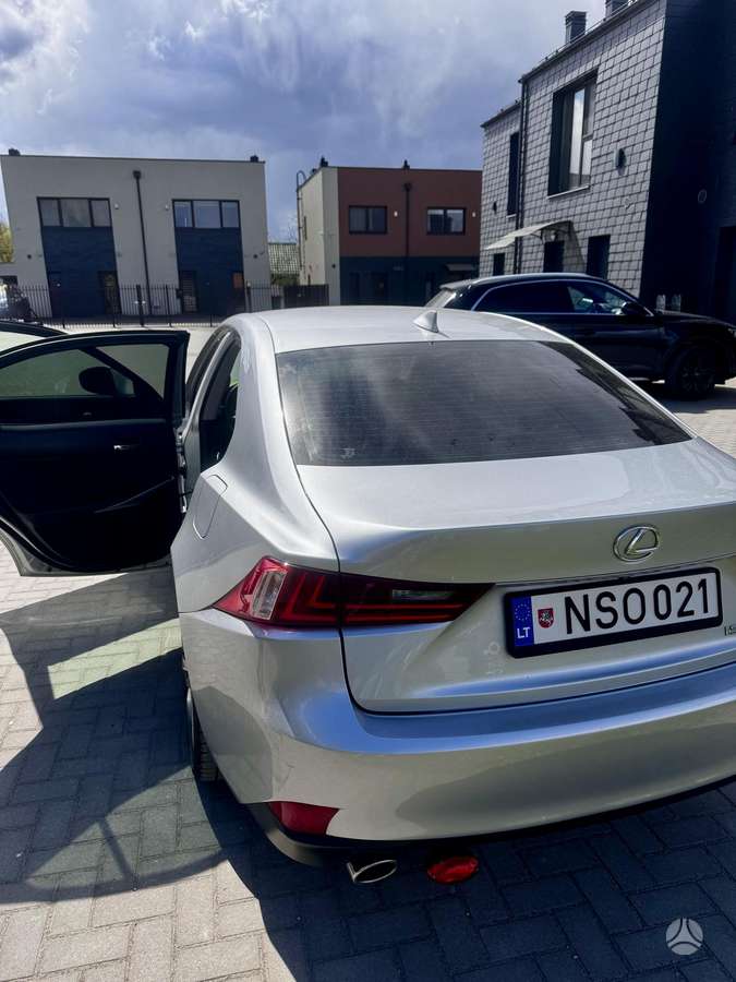 Lexus IS 200, 2.0 l., Седан