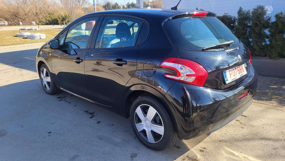 Peugeot 208, 1.2 l., hatchback
