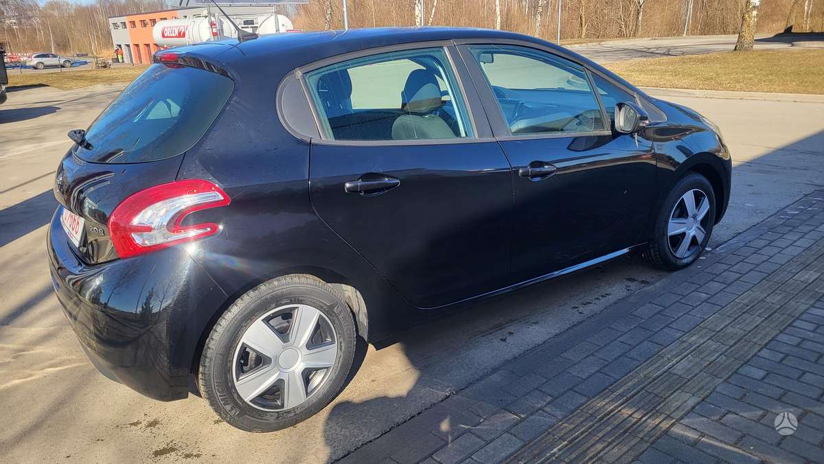 Peugeot 208, 1.2 l., hatchback