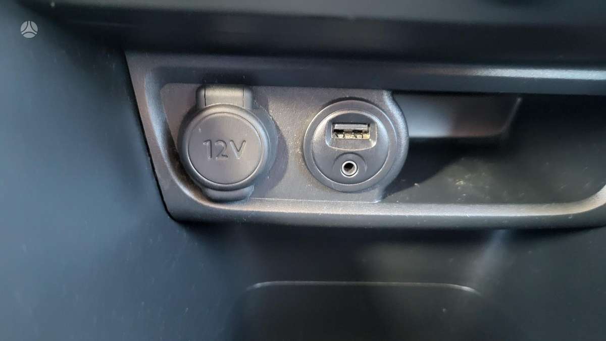 Peugeot 208, 1.2 l., hatchback