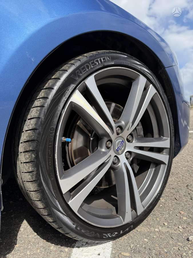 Volvo V40, 2.0 l., hatchback