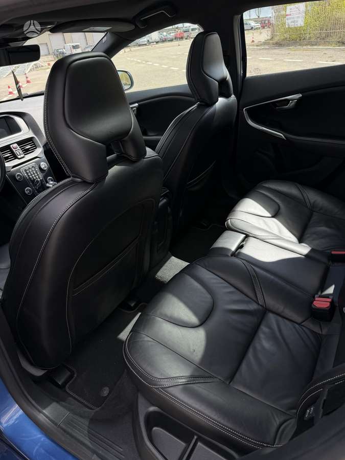 Volvo V40, 2.0 l., hatchback
