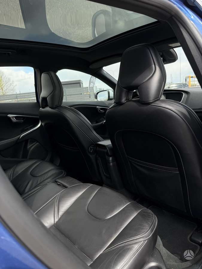 Volvo V40, 2.0 l., Хэтчбек