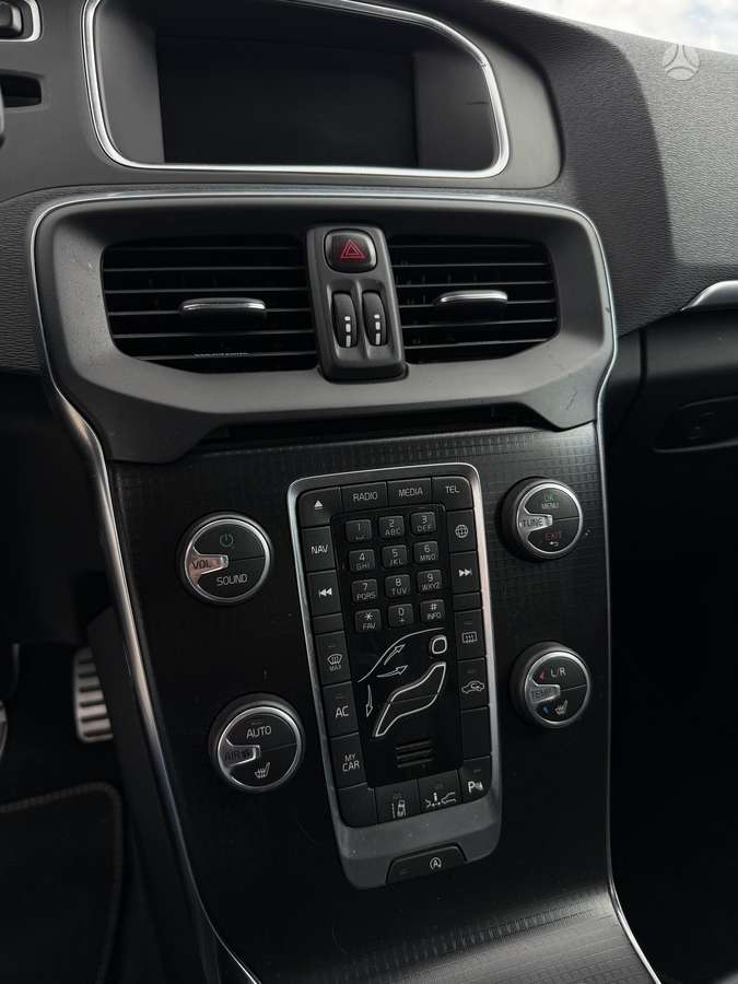 Volvo V40, 2.0 l., Хэтчбек