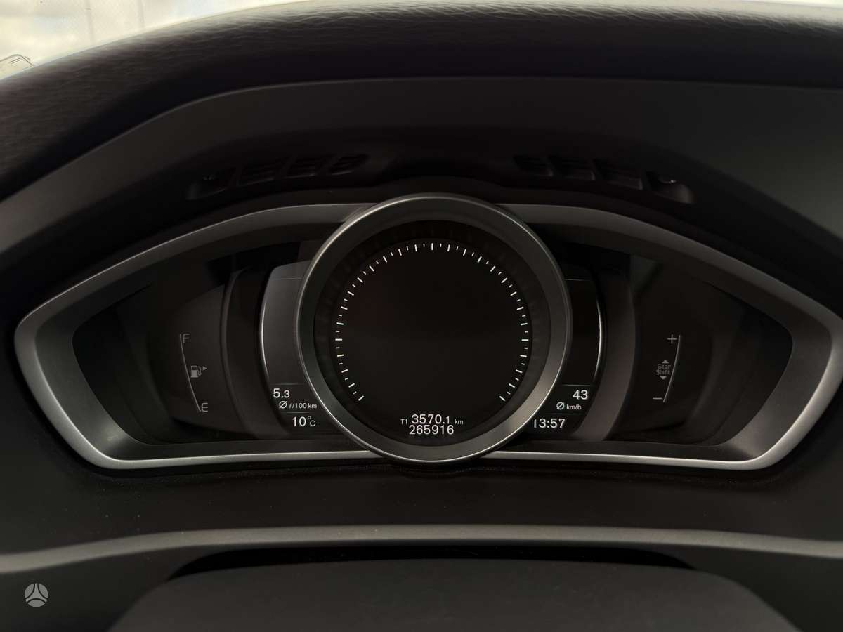 Volvo V40, 2.0 l., Хэтчбек