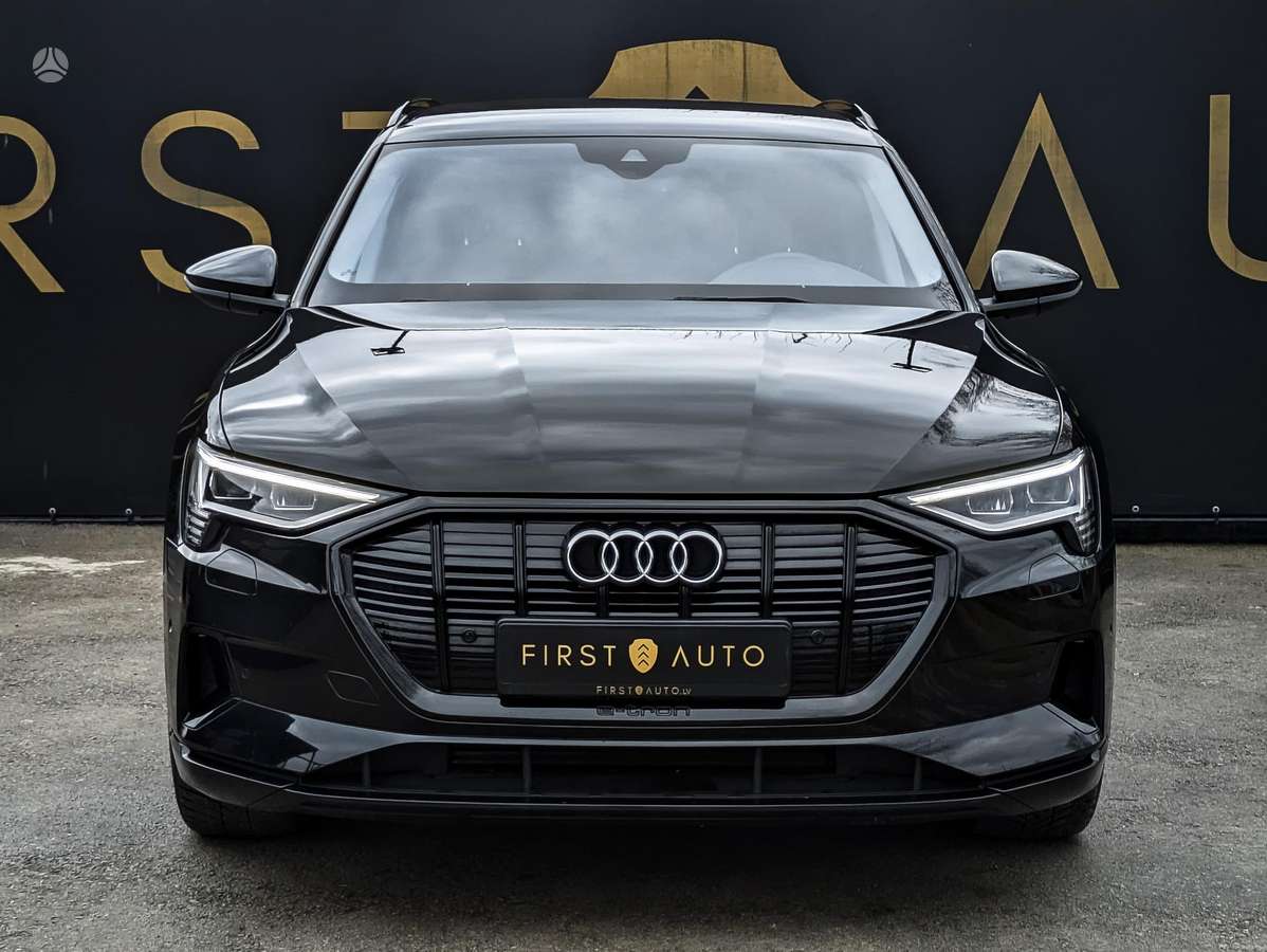 Audi e-tron, 71 kWh, off-road / crossover