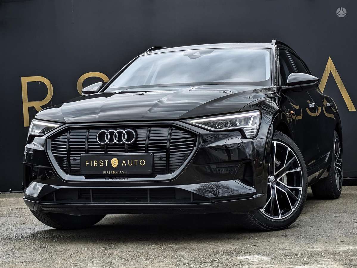 Audi e-tron, 71 kWh, off-road / crossover