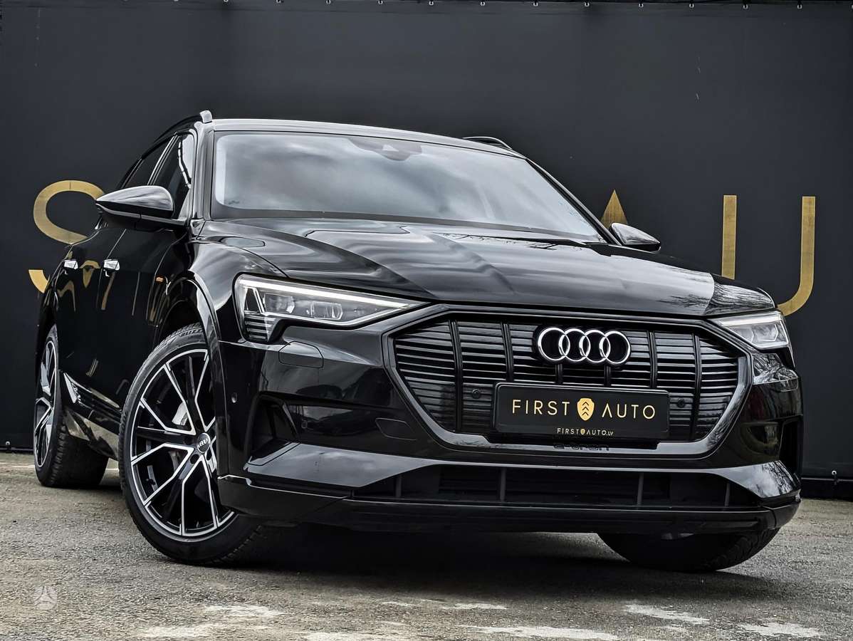 Audi e-tron, 71 kWh, off-road / crossover