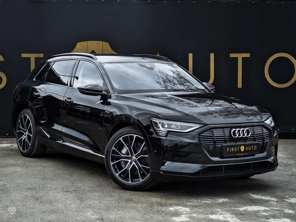 Audi e-tron, 71 kWh, off-road / crossover