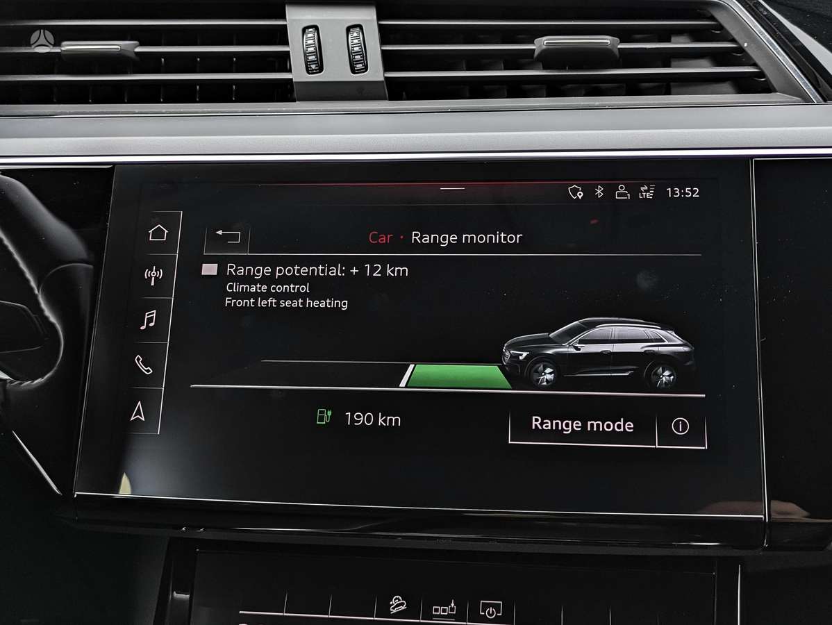 Audi e-tron, 71 kWh, off-road / crossover