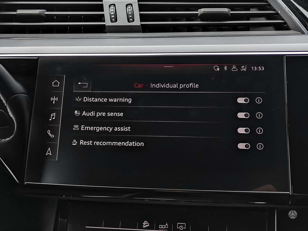Audi e-tron, 71 kWh, off-road / crossover