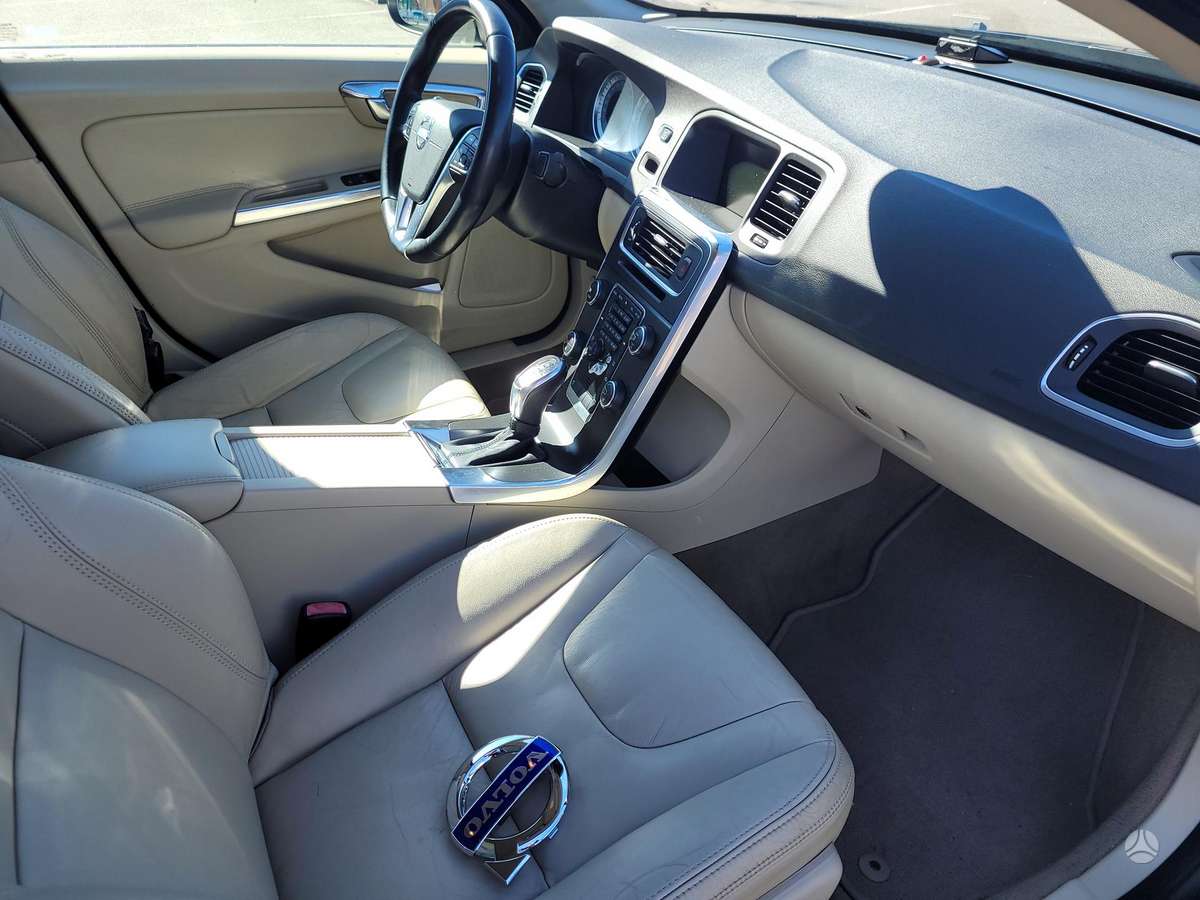 Volvo S60, 2.5 l., Седан