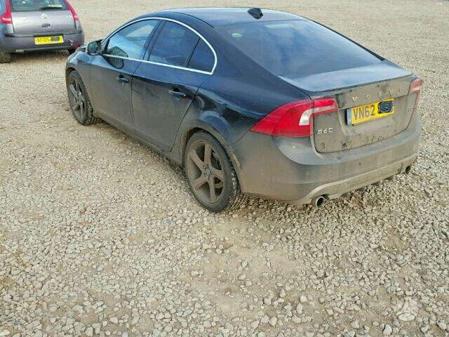 Volvo S60 по частям. R dizainas