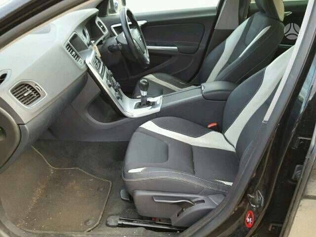 Volvo S60 dalimis. R dizainas