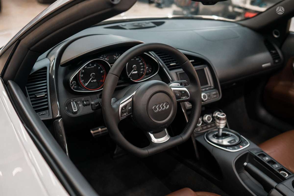 Audi R8, 5.2 l., kabrioletas