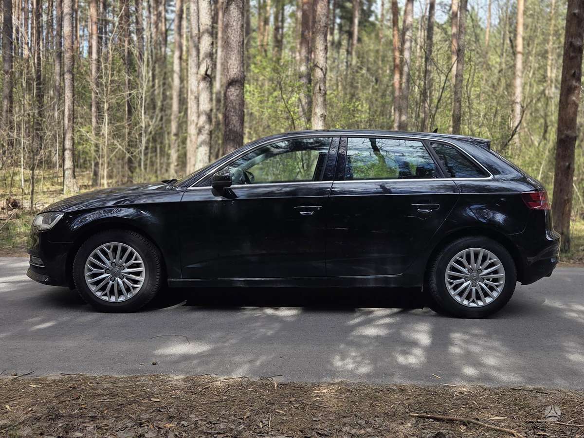 Audi A3, 1.6 l., Хэтчбек