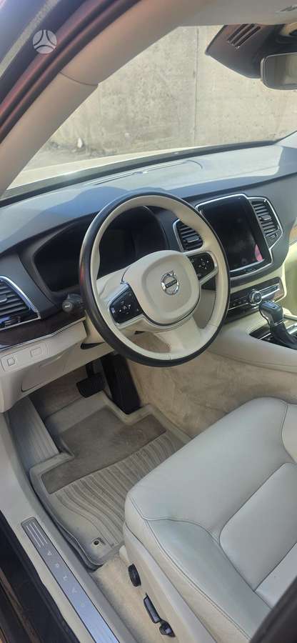 Volvo XC90 - 10