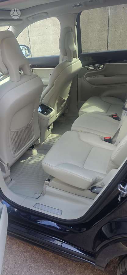 Volvo XC90, 2.0 l., off-road / crossover
