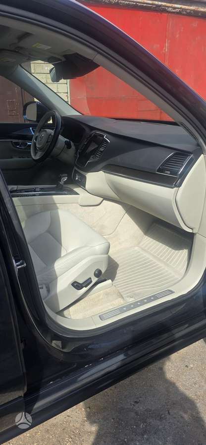 Volvo XC90 - 12