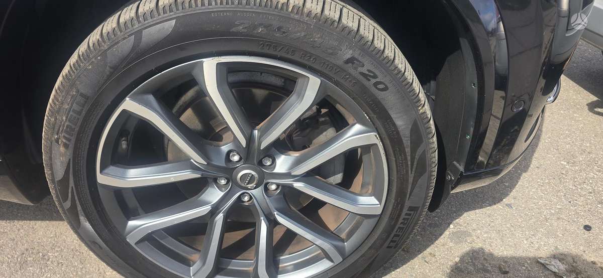 Volvo XC90, 2.0 l., off-road / crossover