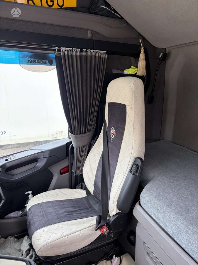 Scania S450, double sleeper