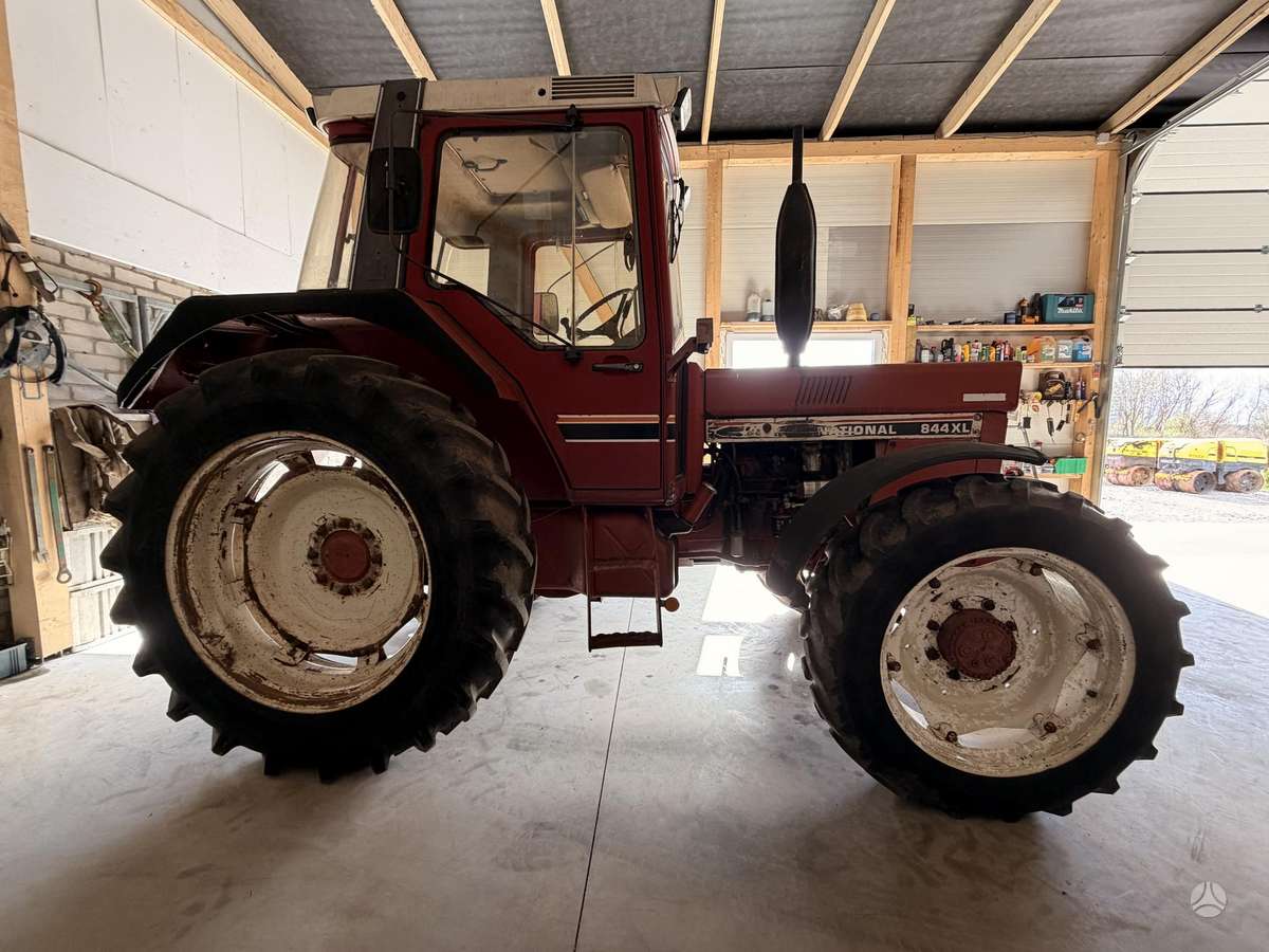 Case-IH 844, тракторы