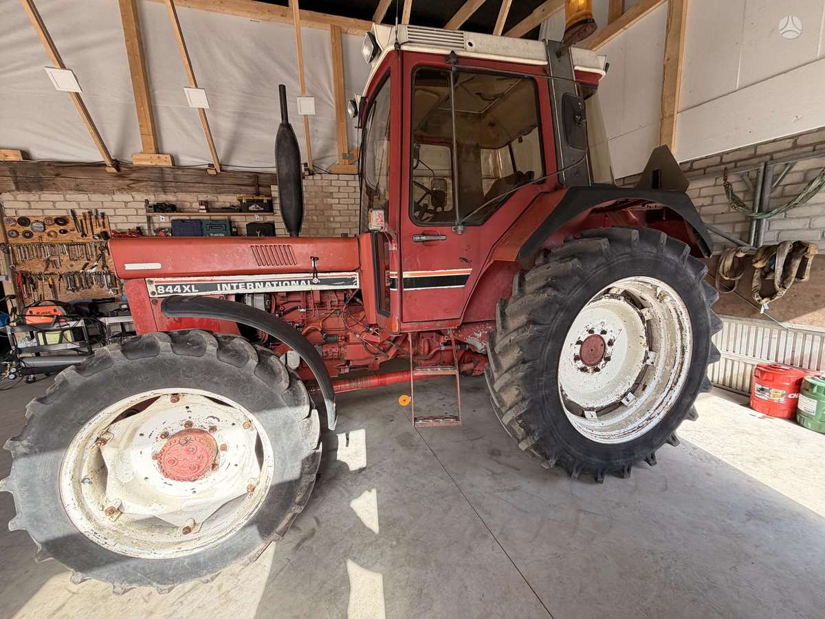 Case-IH 844, тракторы