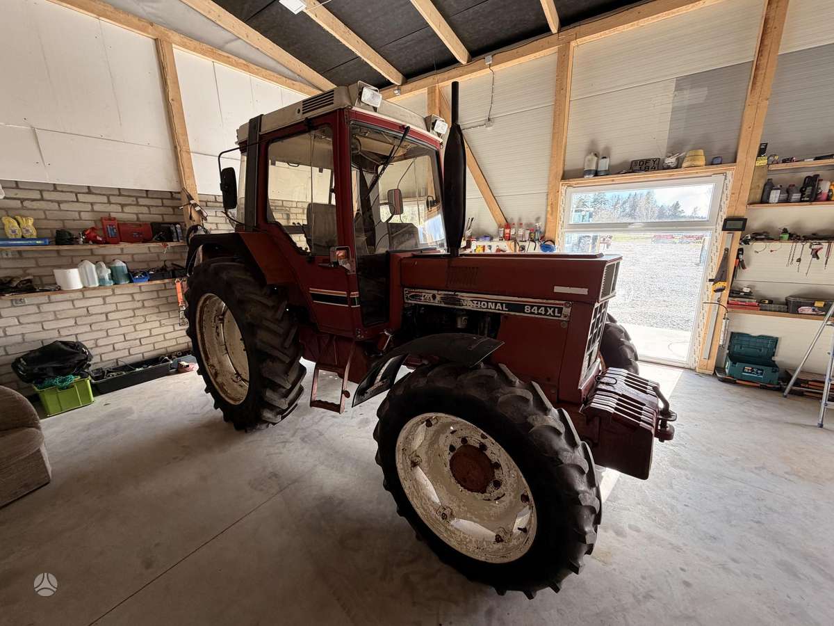 Case-IH 844, тракторы