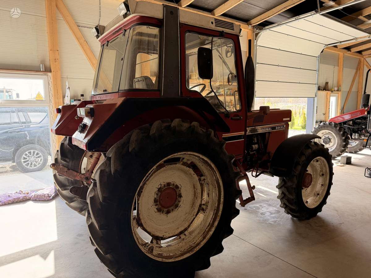 Case-IH 844, тракторы