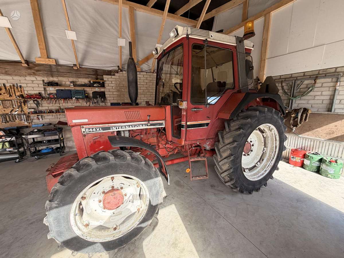Case-IH 844, тракторы