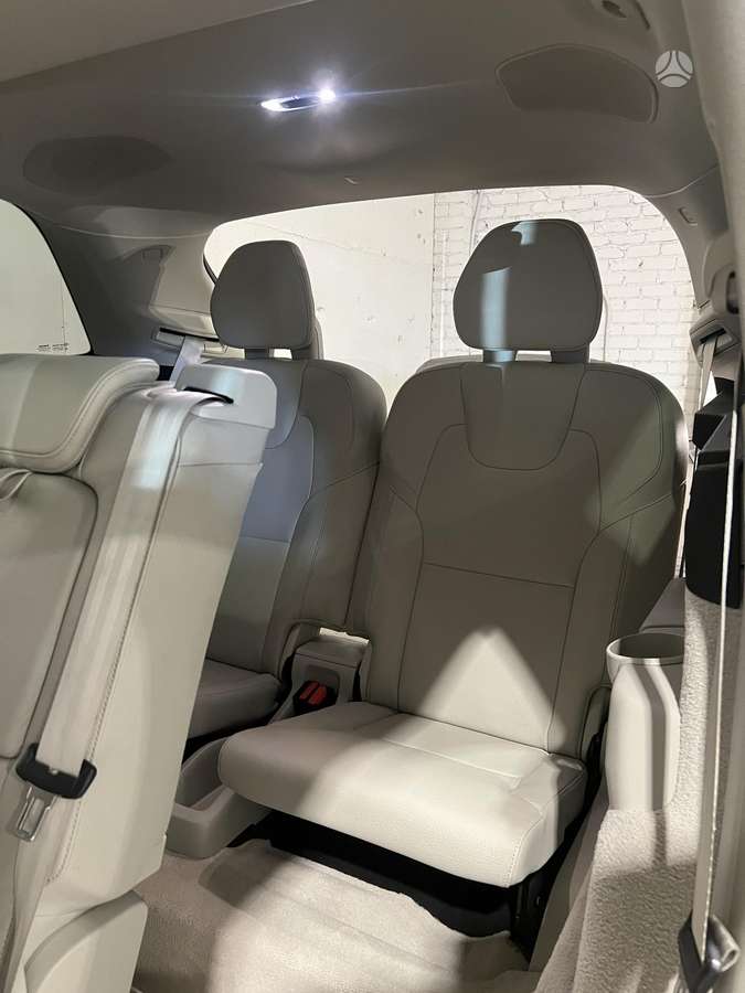 Volvo XC90 - 8