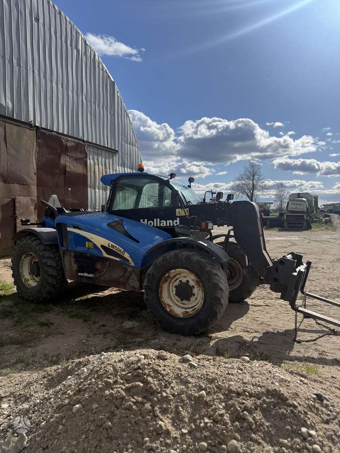 New Holland LM 5060, self-propelled loaders