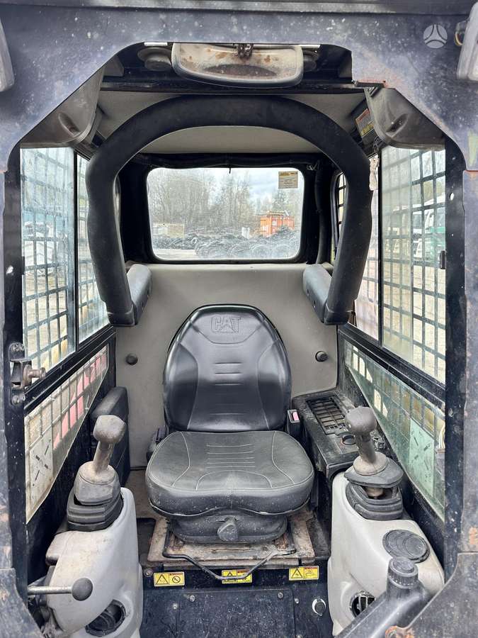 Caterpillar 247B, mini loaders