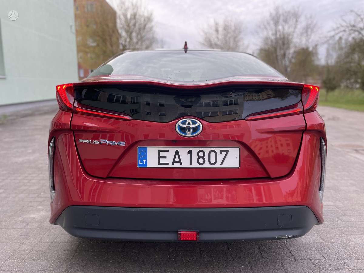 Toyota Prius Prime - 10